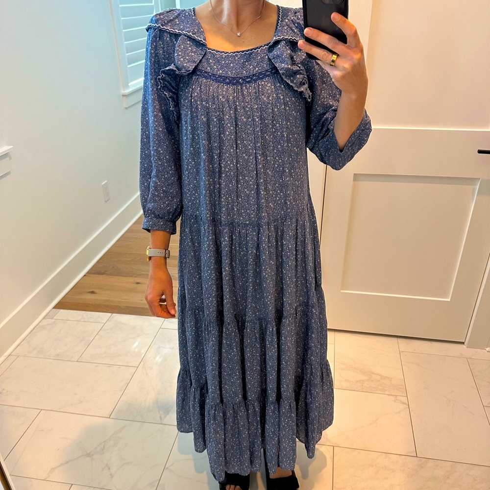 Doen Long Sleeve Blue Floral Women's Maxi Dress